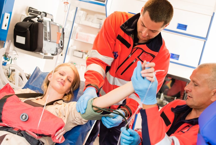 The portable device every paramedic needs | paramedics treating patients